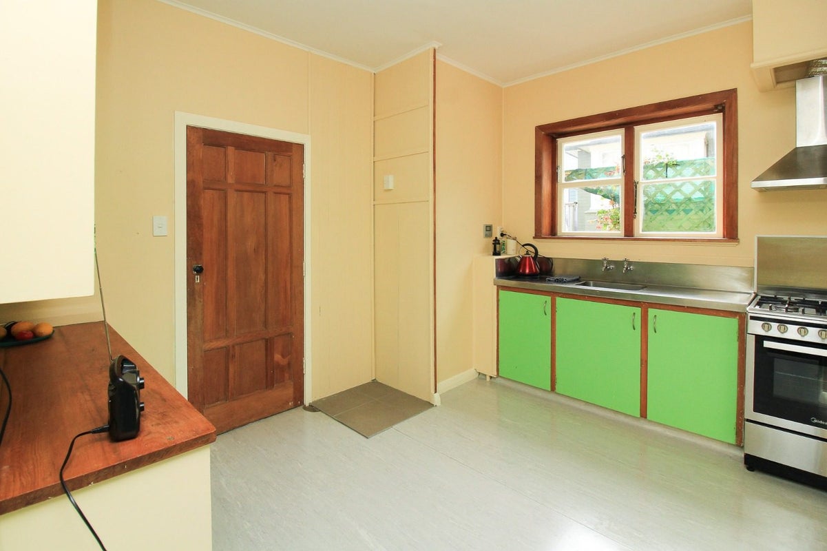 7 Kaihuia Terrace, Northland, Wellington - Carousel 2