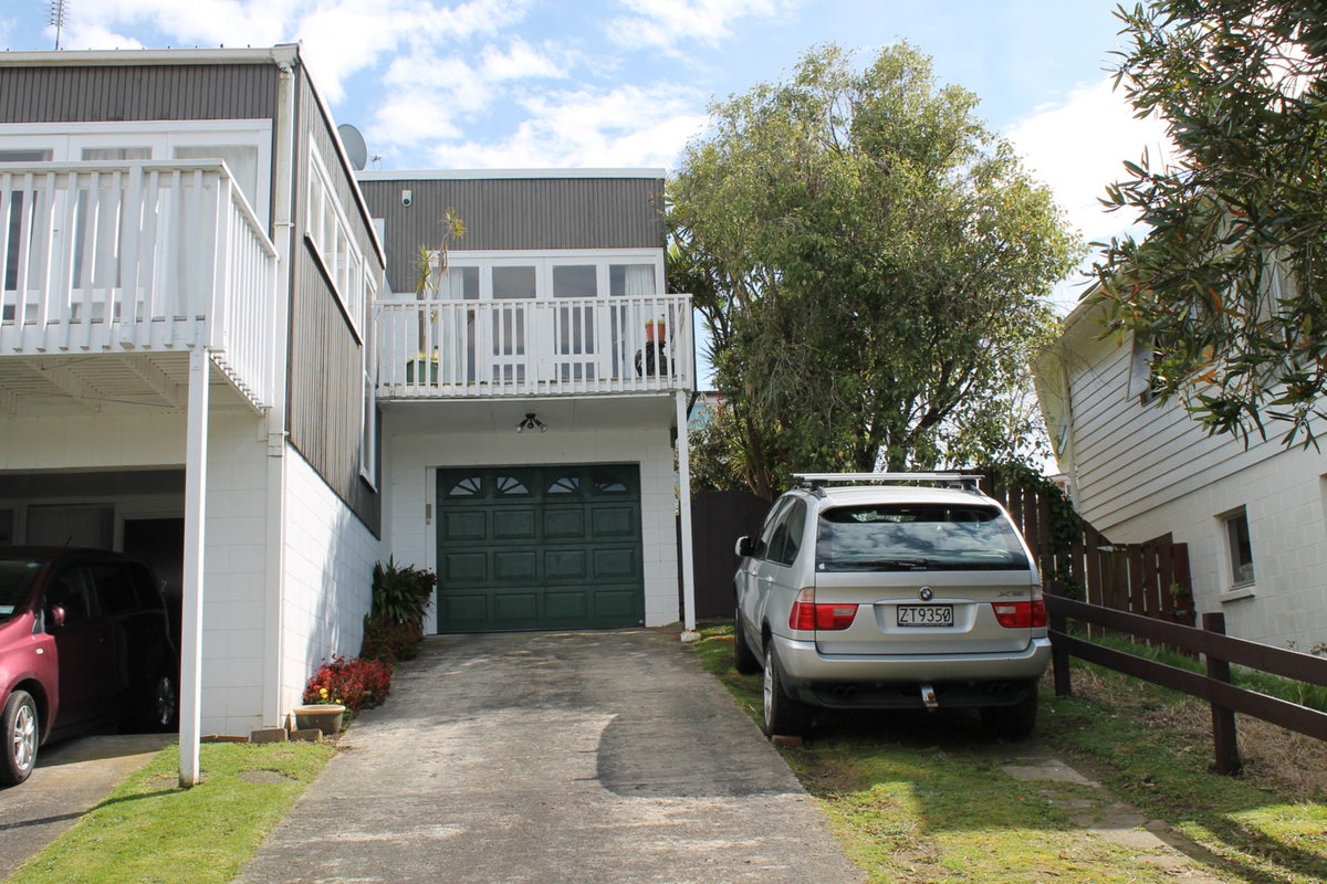 1/17 Simkin Avenue, St Johns, Auckland - Carousel 2