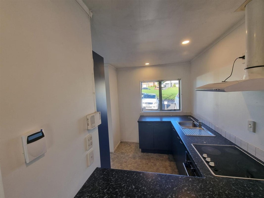 15/12 Blueridge Close, Sunnyvale, Auckland - Carousel 2