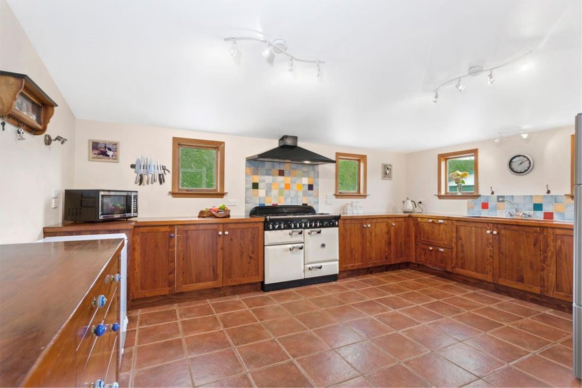 303 Davidsons Road, Christchurch - Carousel 2