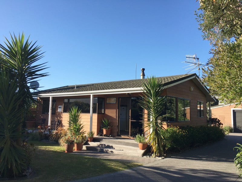 4 Ara Kuaka, Waikanae Beach, Waikanae - Carousel 1