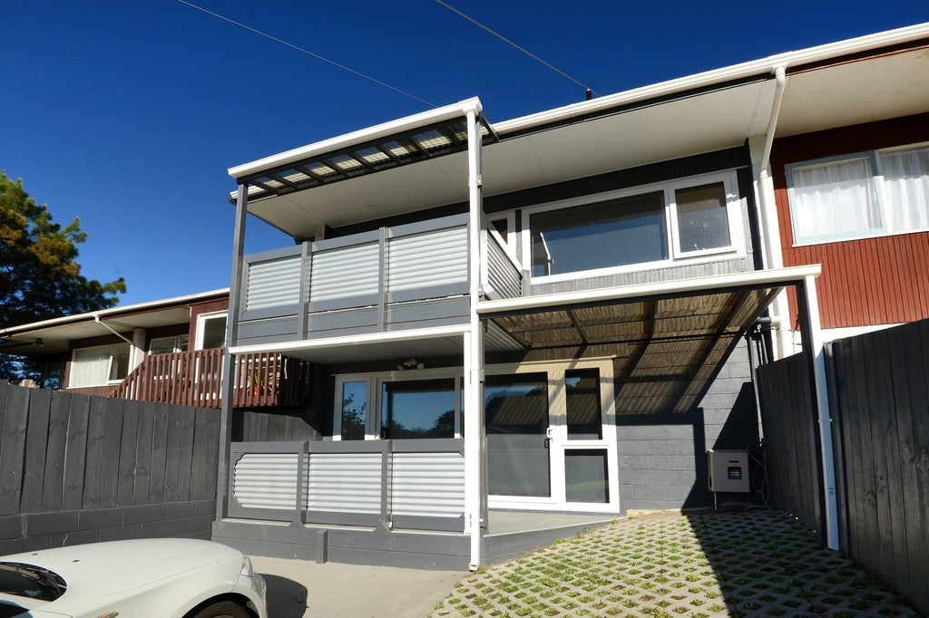4/2 Bentley Avenue, Glenfield, Auckland - Carousel 1