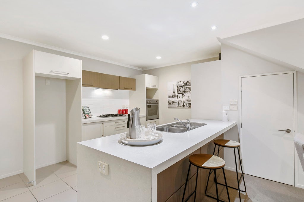 38 Figaro Crescent, Takanini, Auckland - Carousel 1