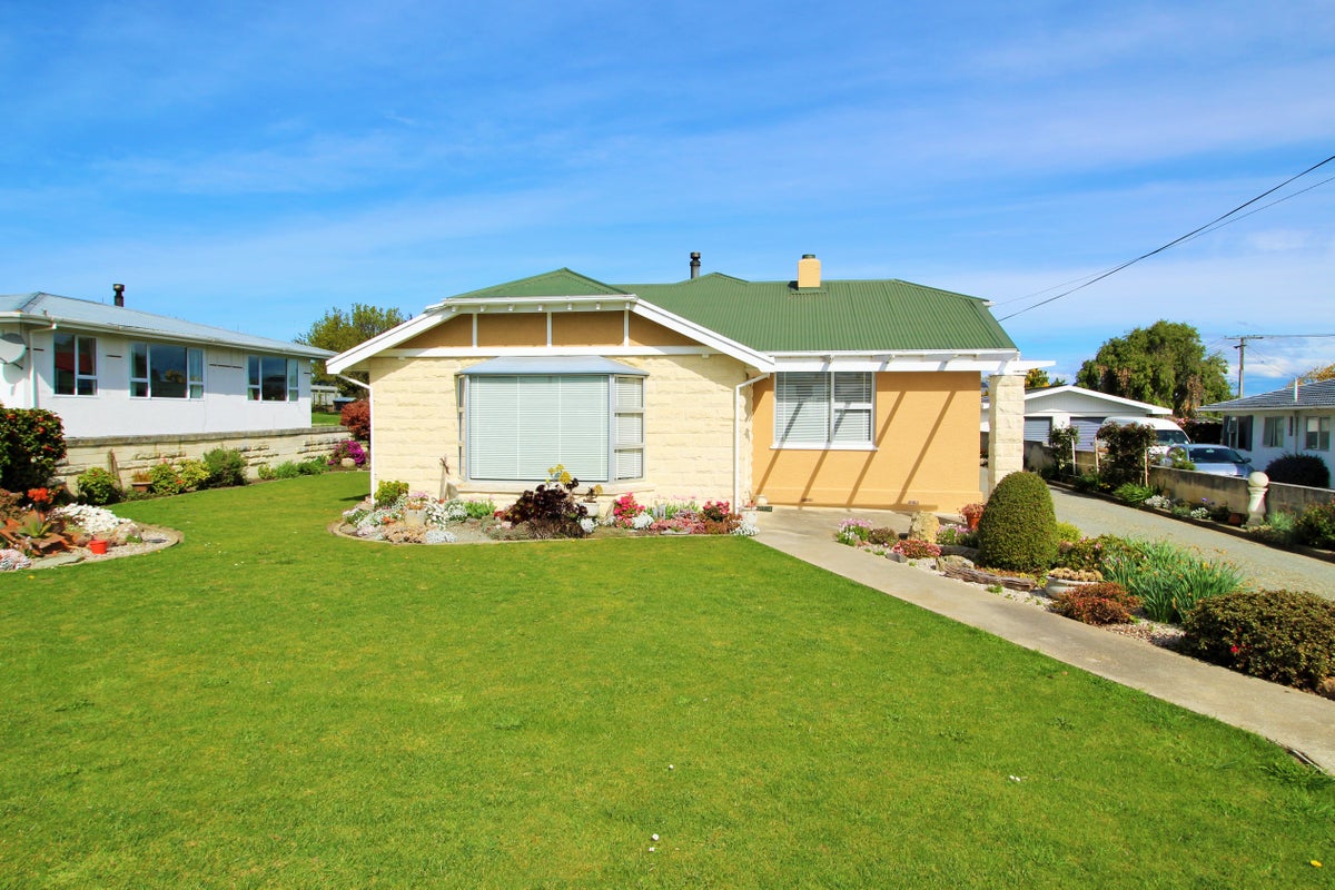 4 Argyle Street, Weston, Oamaru - Carousel 1