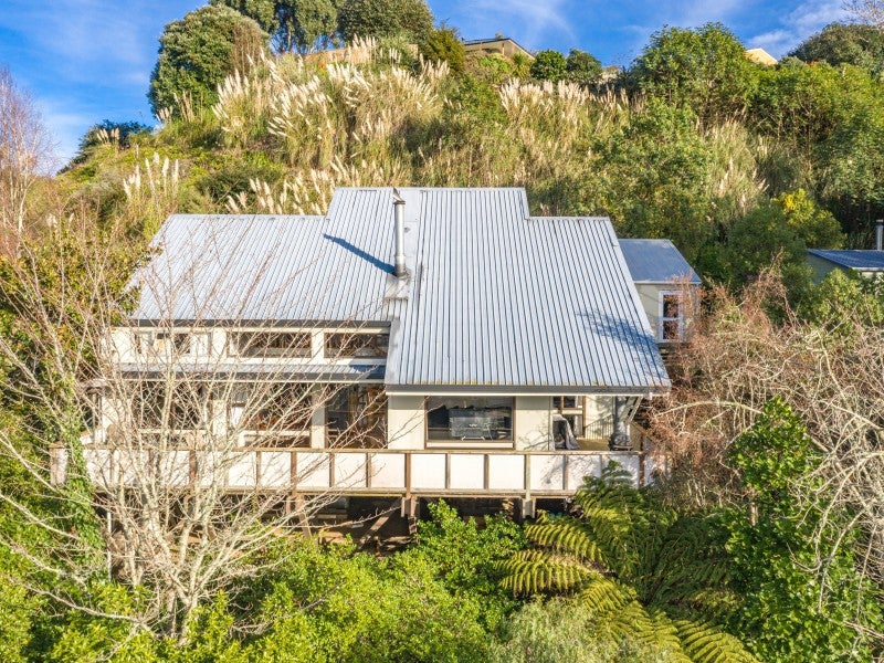 10 Parkdale Drive, Aramoho, Whanganui - Carousel 1