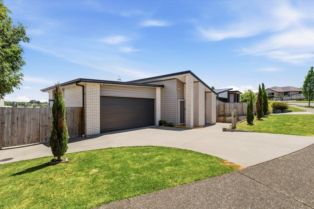 25 Hastings Road, Pyes Pa, Tauranga - Carousel 1