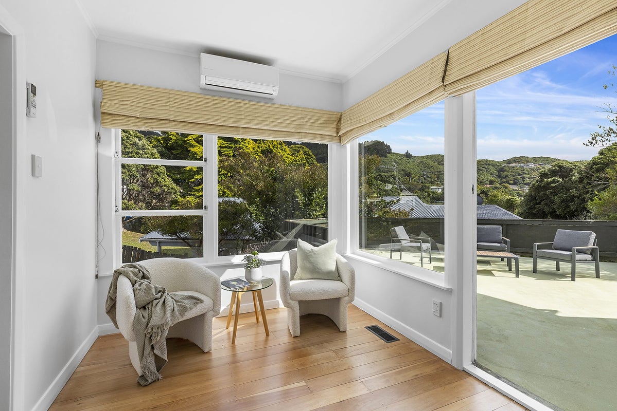 18 Hampton Hill Road, Tawa, Wellington, Wellington - Carousel 2