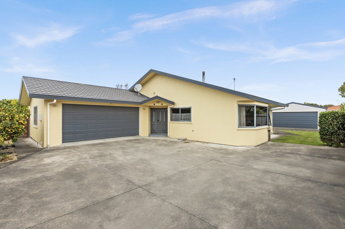 15A Howard Road, Taradale, Napier - Carousel 1
