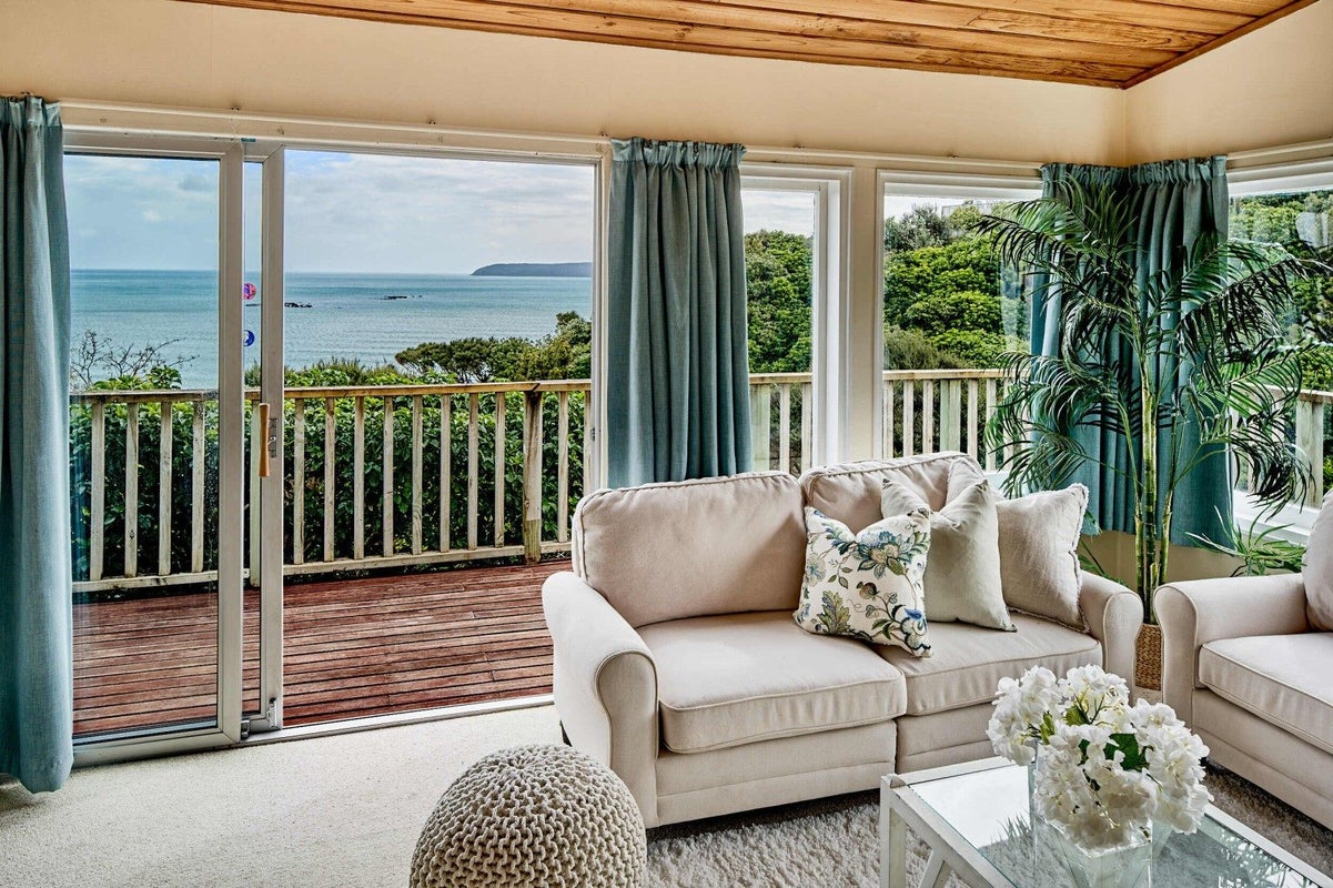 45 Motuhara Road, Plimmerton, Porirua - Carousel 1