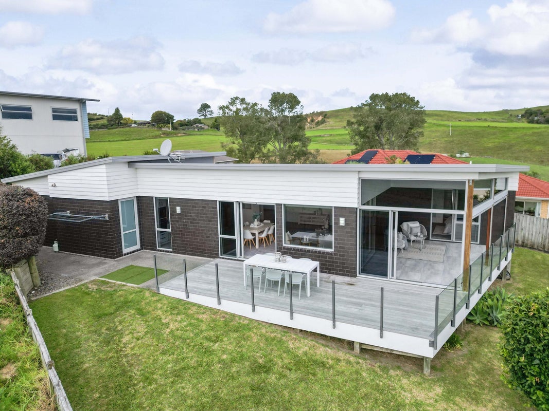22 Raptor Way, Welcome Bay, Tauranga - Carousel 1