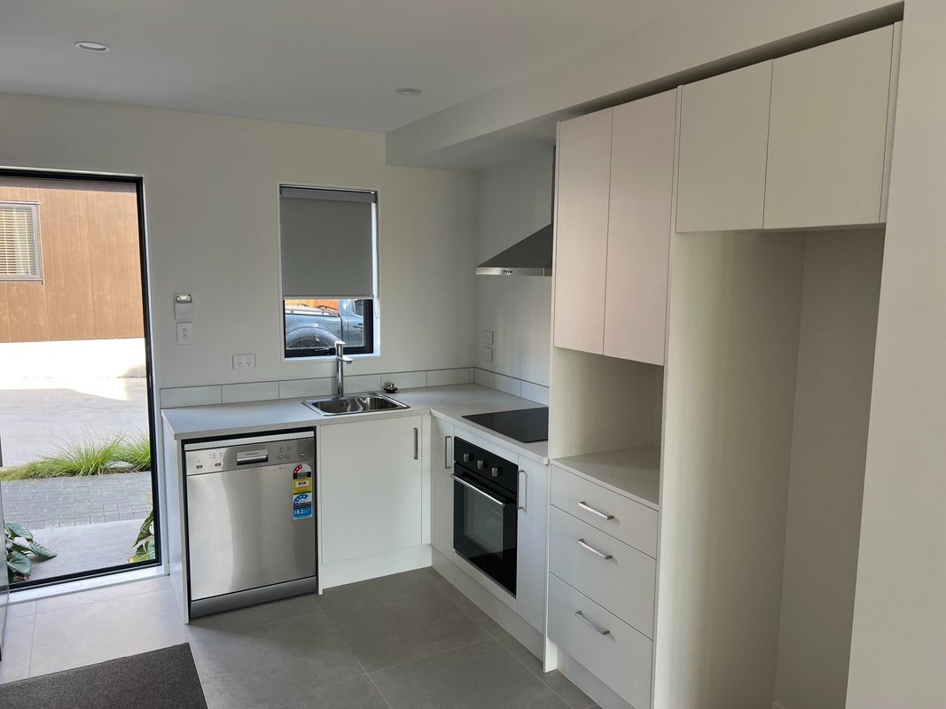 11 Raupeti Lane, Henderson, Auckland - Carousel 1