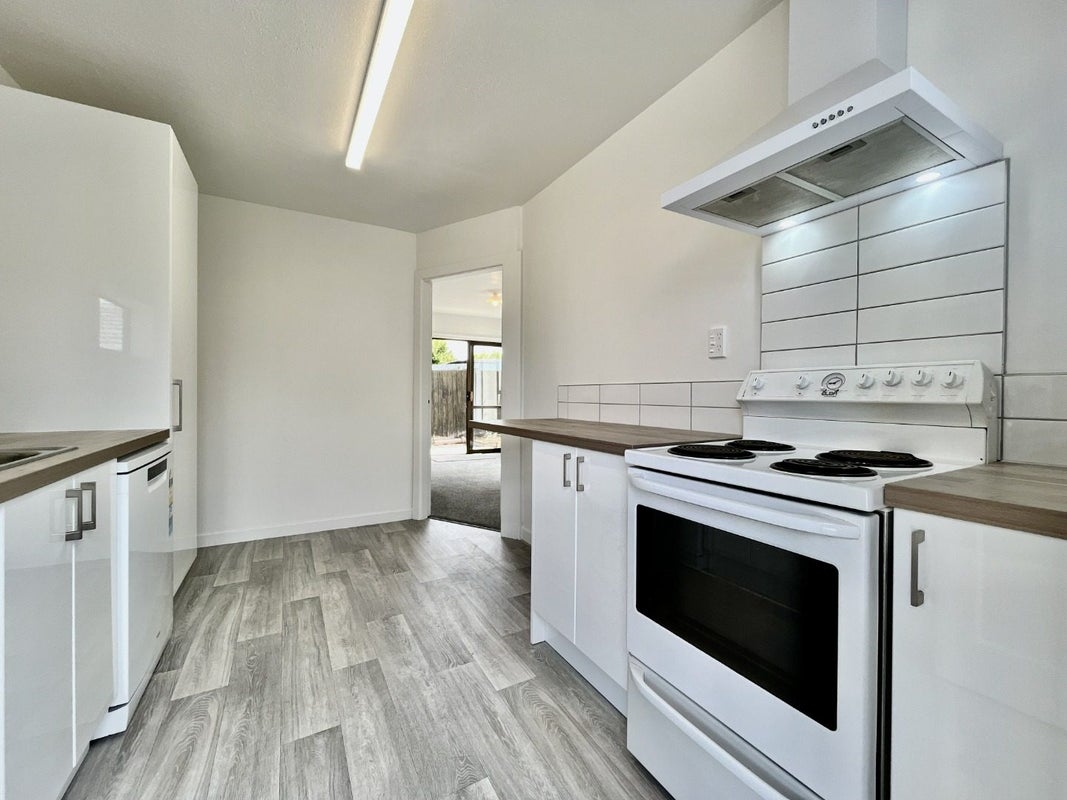2/11 Burns Street, Sydenham, Christchurch - Carousel 2