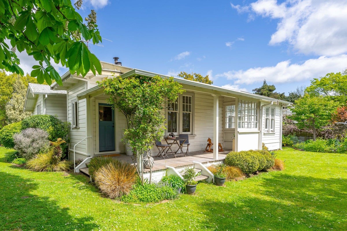 106 Cole Street, Masterton - Carousel 1