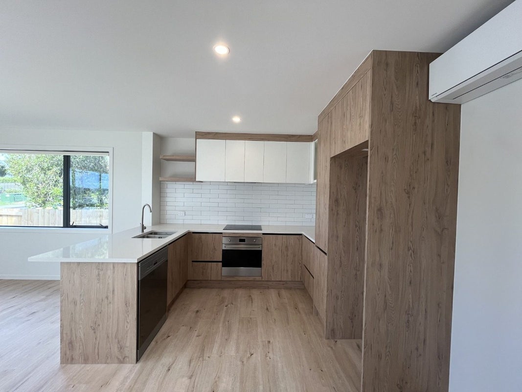 1/264 Rangatira Road, Beach Haven, Auckland - Carousel 2