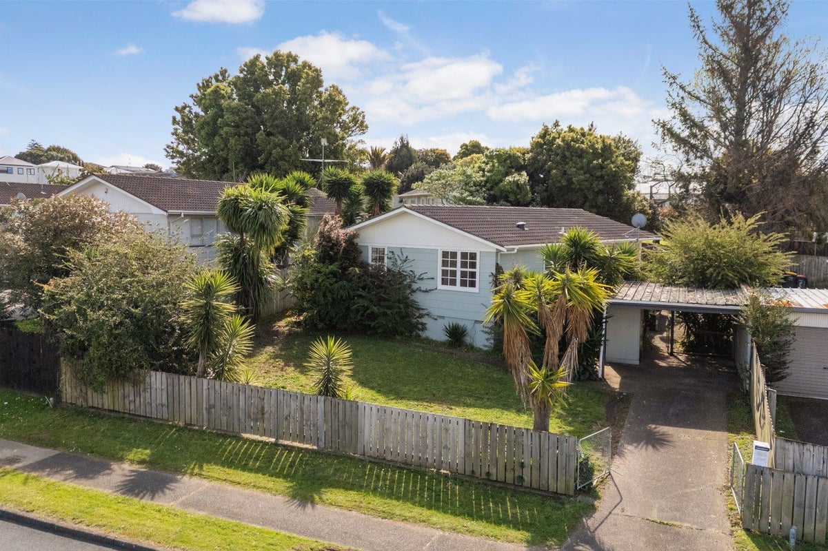 123 Mahia Road, Wattle Downs, Auckland - Carousel 1