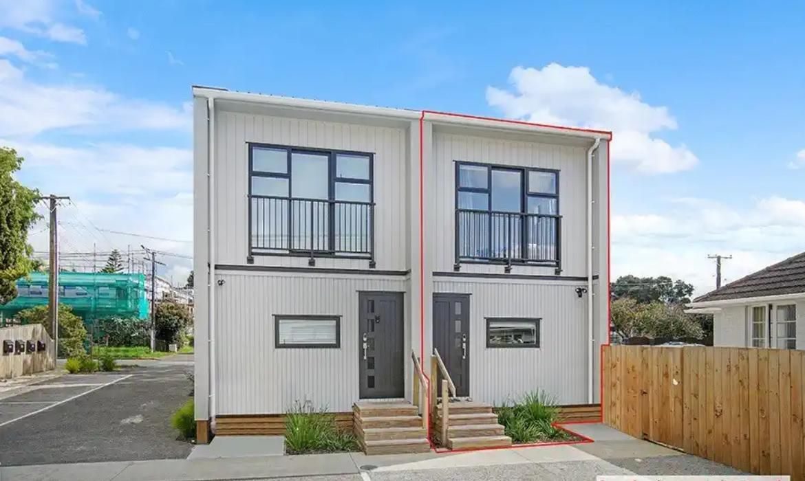 36D Erima Avenue, Point England, Auckland - Carousel 1
