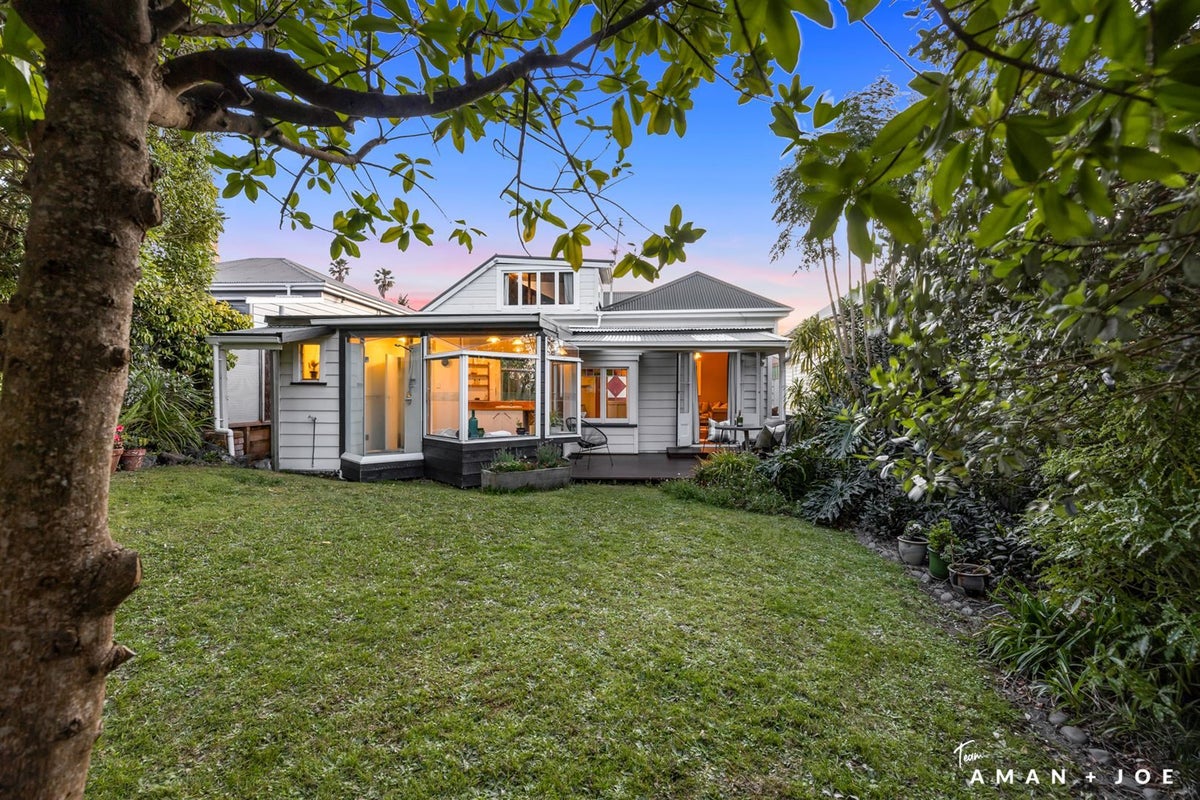 21 Sussex Street, Grey Lynn, Auckland - Carousel 1