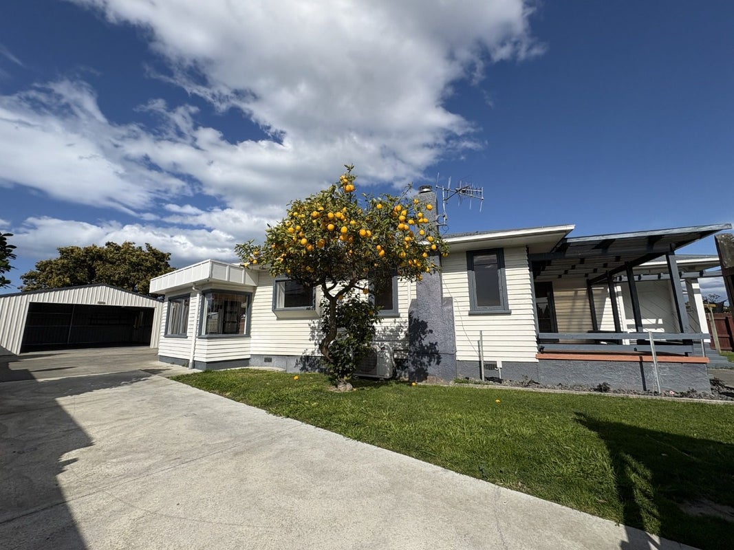 27 Magdalen Crescent, Pirimai, Napier - Carousel 1
