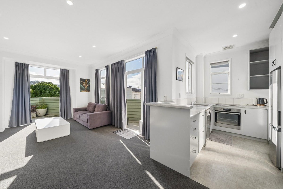 11 Murphy Street, Thorndon, Wellington - Carousel 1