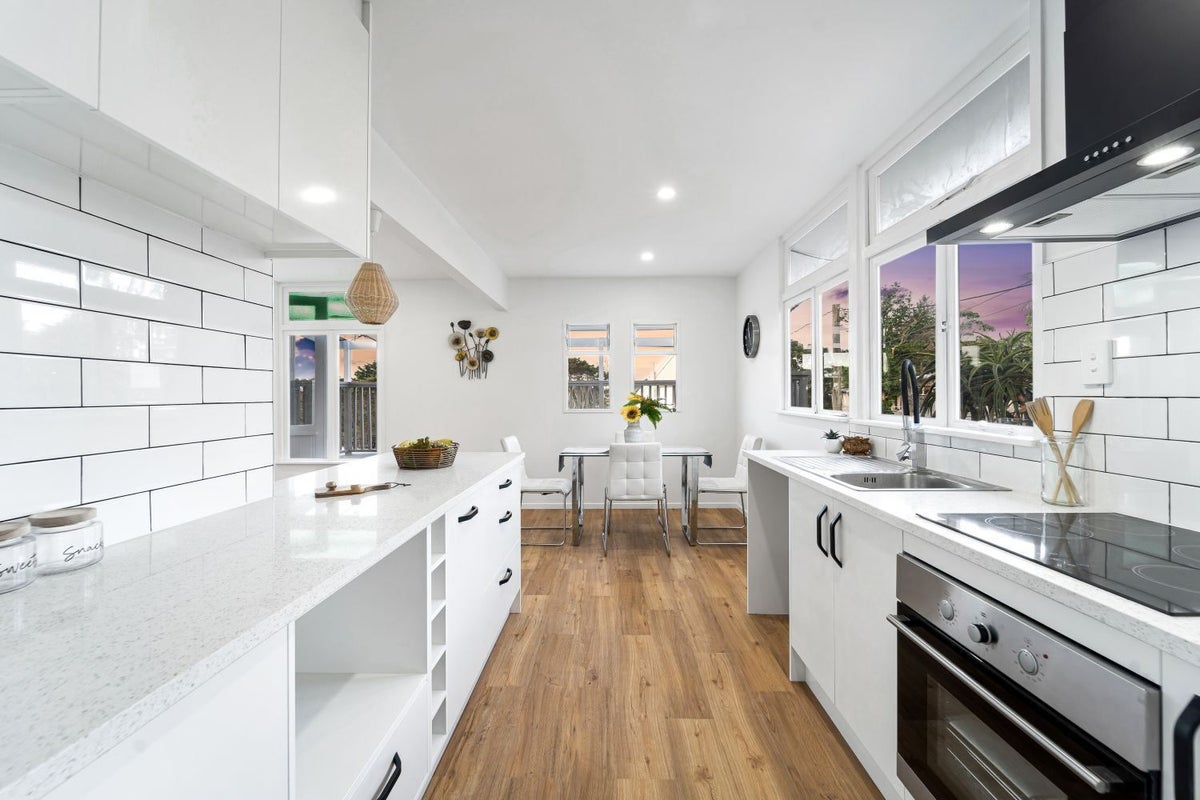1/120 Sunnyside Road, Sunnyvale, Auckland - Carousel 1