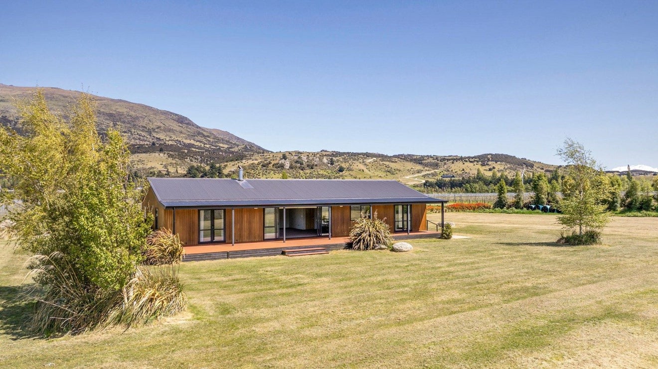 90 Willowbank Road, Queensberry, Cromwell - Carousel 1