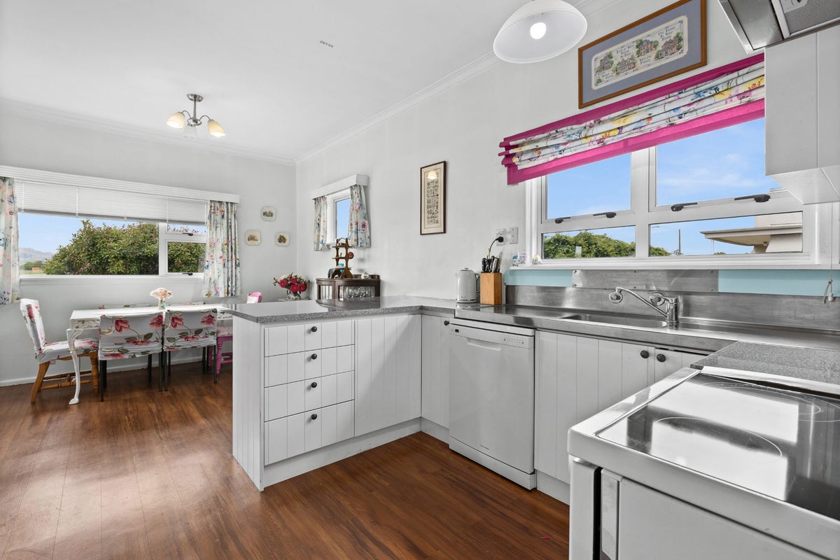 905 Southland Road, Raureka, Hastings - Carousel 2
