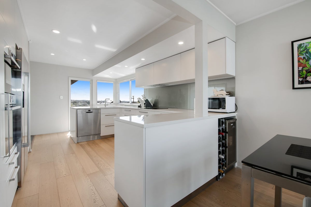 2/76 Knights Road, Rothesay Bay, Auckland - Carousel 50