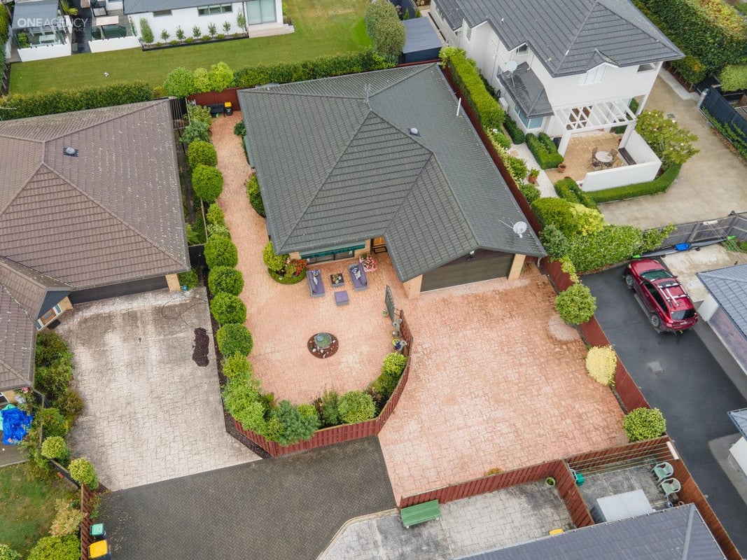 2/156 Blighs Road, Strowan, Christchurch - Carousel 2