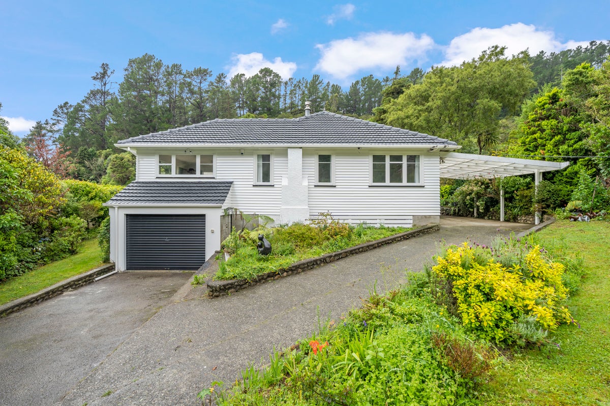 489 Stokes Valley Road, Stokes Valley, Lower Hutt - Carousel 1