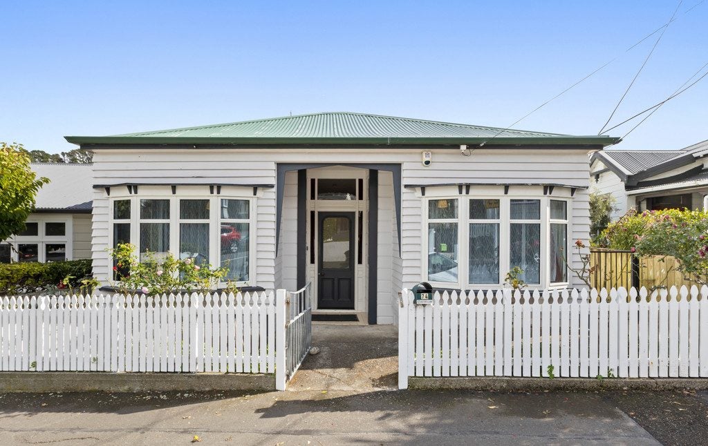 74 Hamilton Road, Hataitai, Wellington - Carousel 1