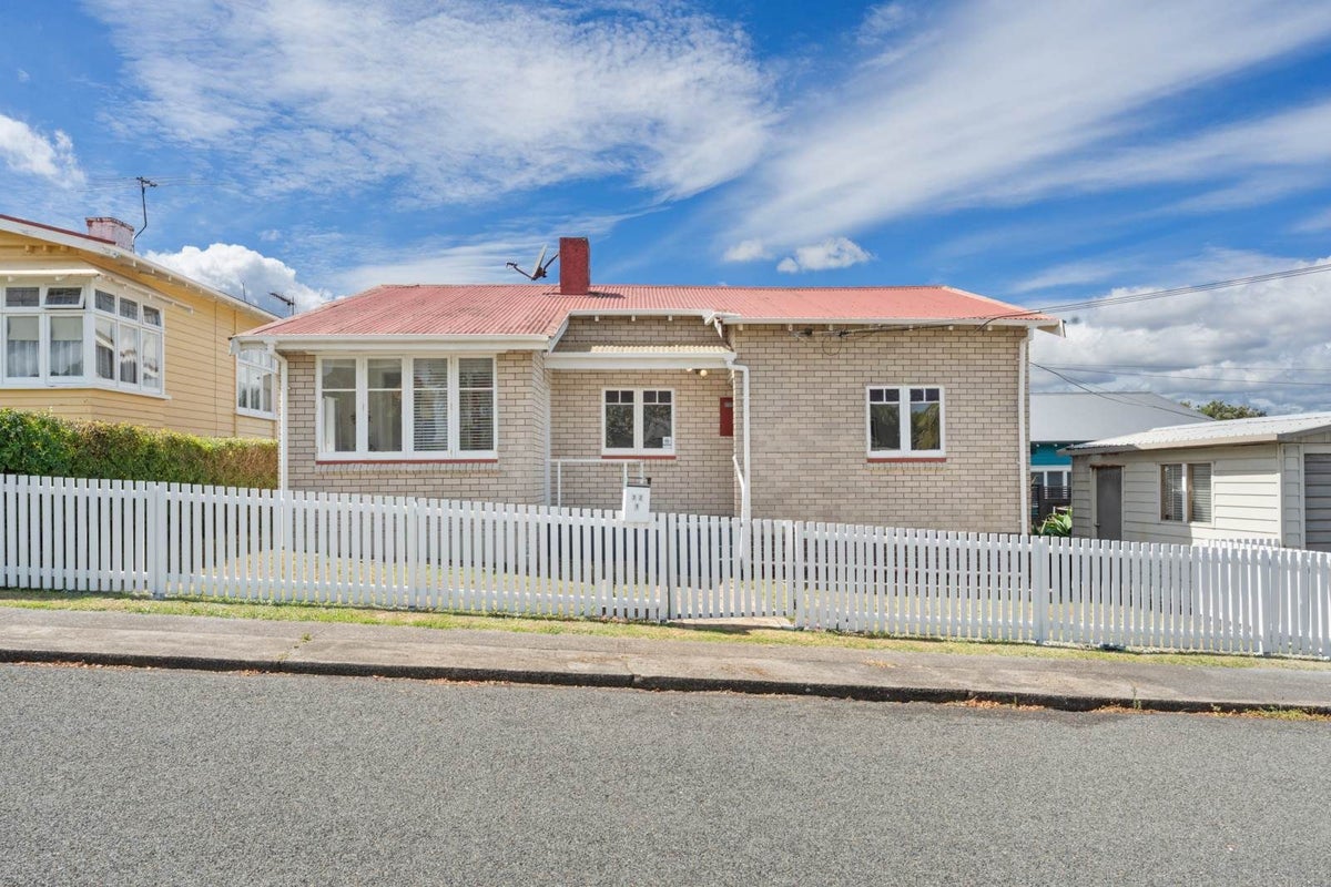 2/32 Hardington Street, Onehunga, Auckland - Carousel 2
