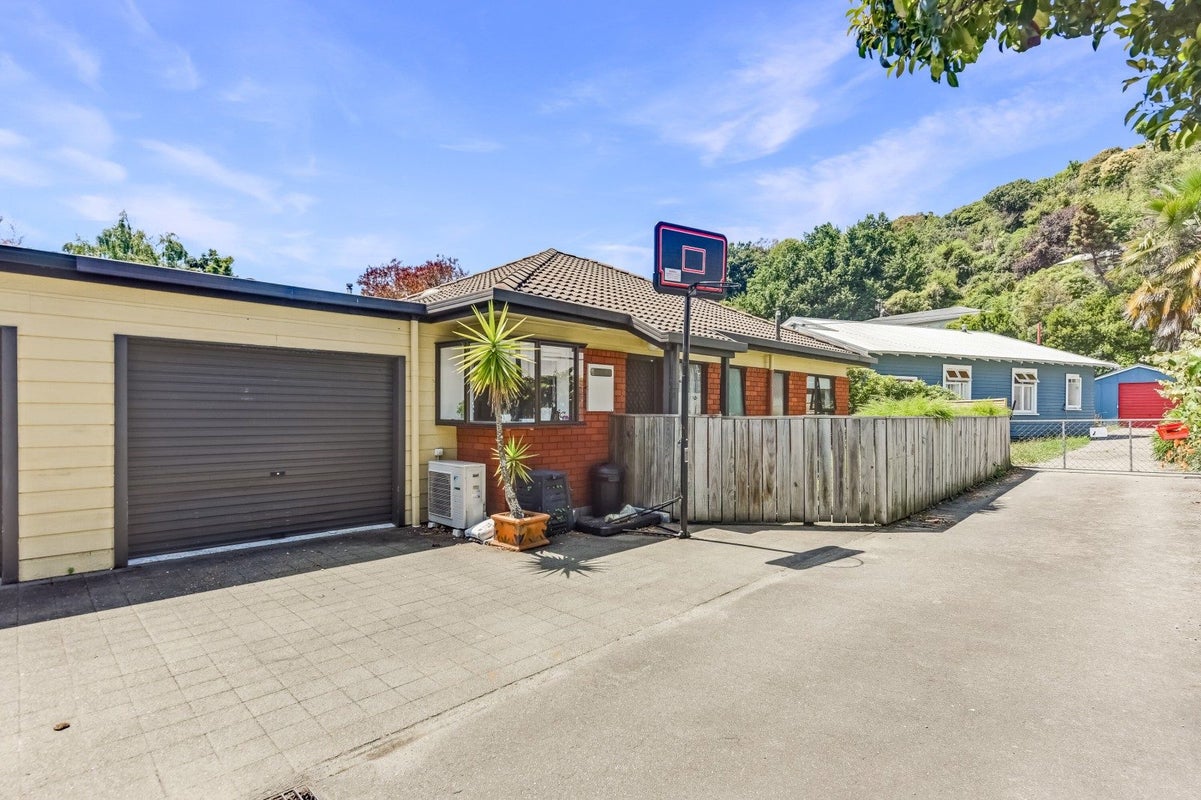 2/45 Tahunanui Drive, Tahunanui, Nelson - Carousel 2