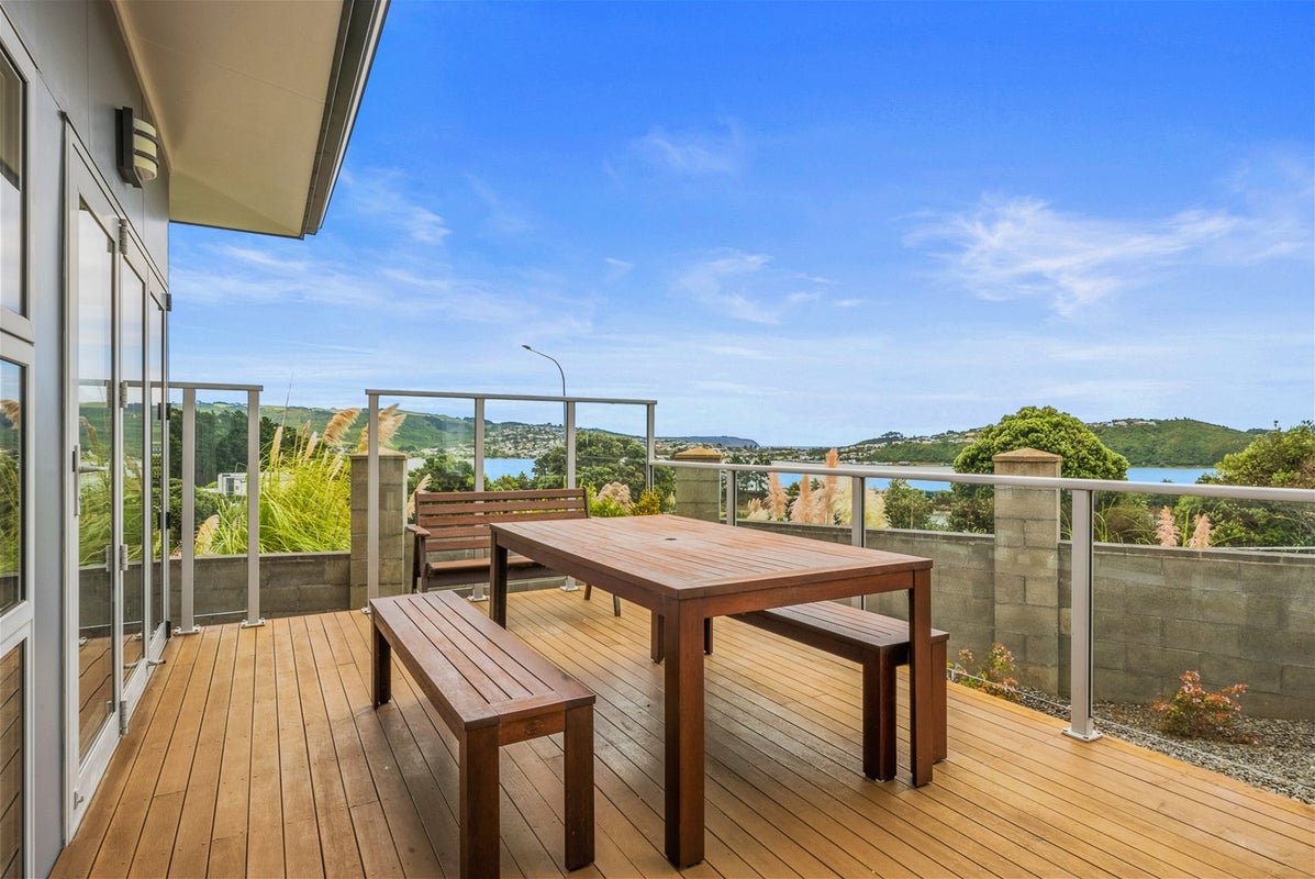 1 Hollyford Place, Aotea, Porirua - Carousel 2