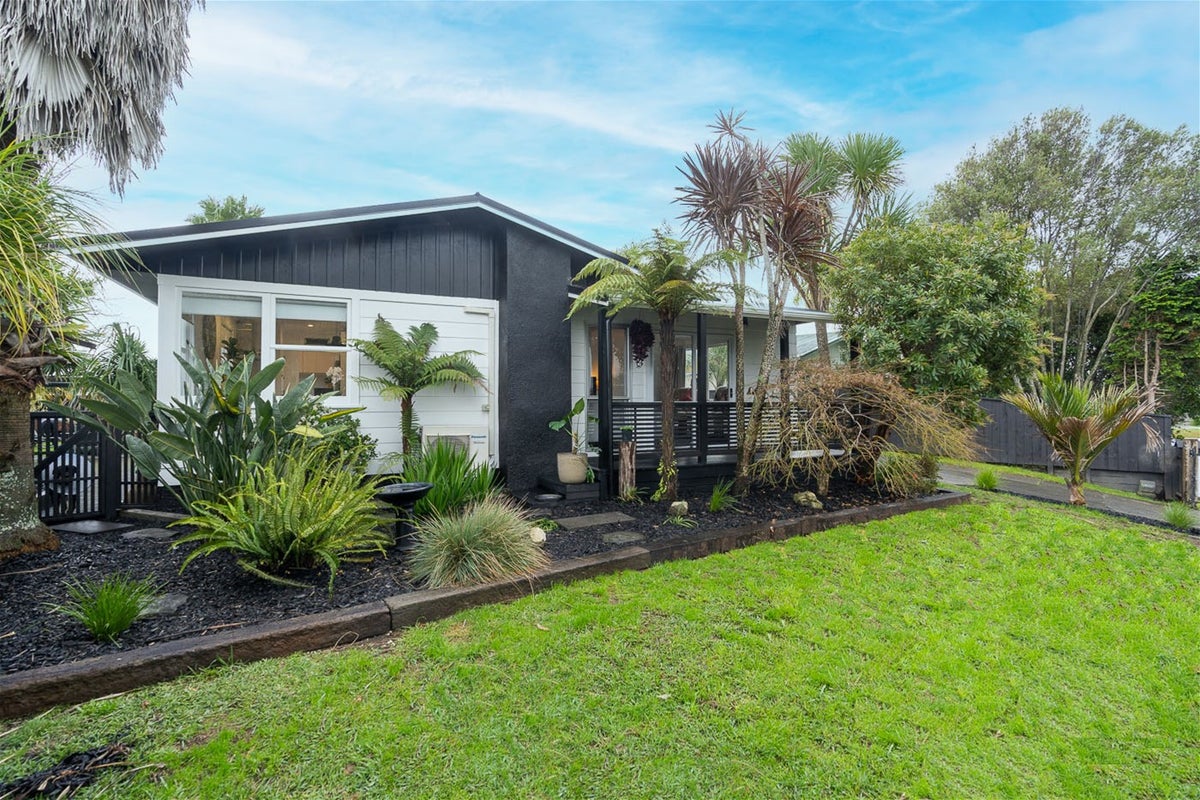 39 Fuchsia Avenue, Pukete, Hamilton - Carousel 2
