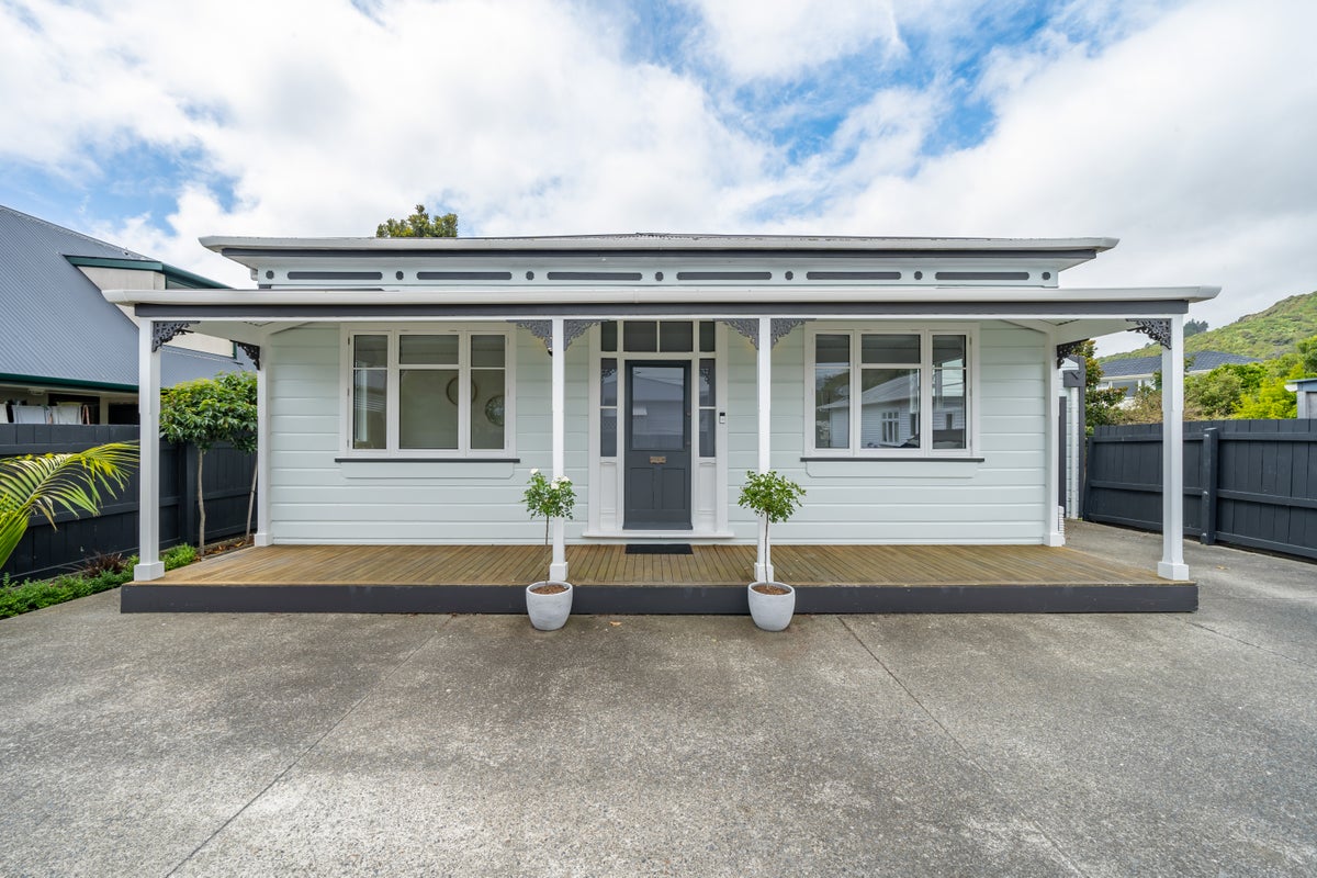 2/147 Riverside Drive, Waiwhetu, Lower Hutt - Carousel 1