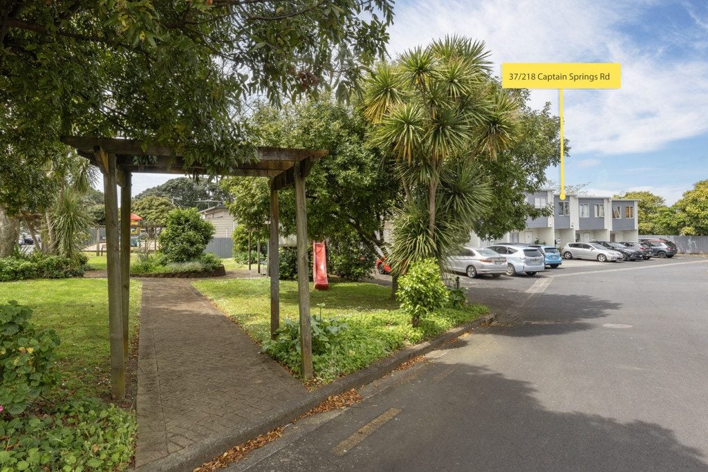 37/218 Captain Springs Road, Te Papapa, Auckland - Carousel 2