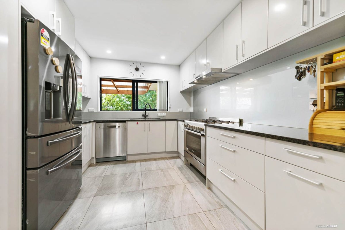 22 Sonterra Close, Randwick Park, Auckland - Carousel 2