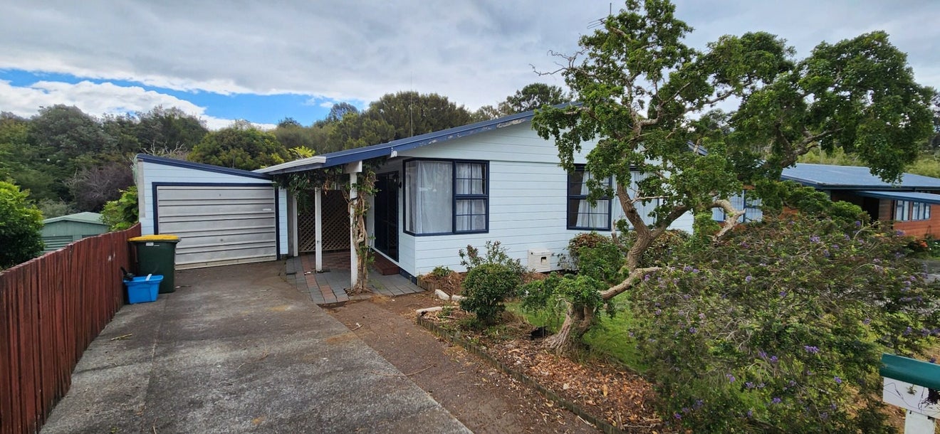 13 Vancouver Place, Marfell, New Plymouth - Carousel 2
