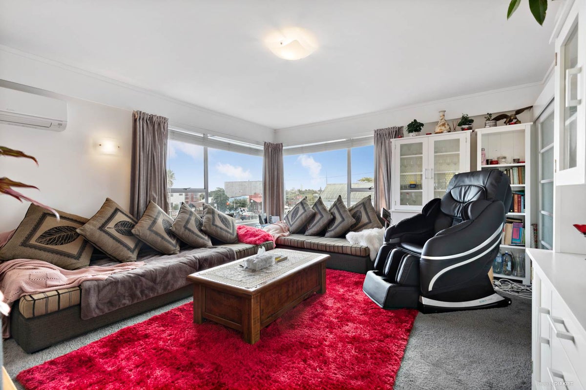 76 Lake Road, Narrow Neck, Auckland - Carousel 2