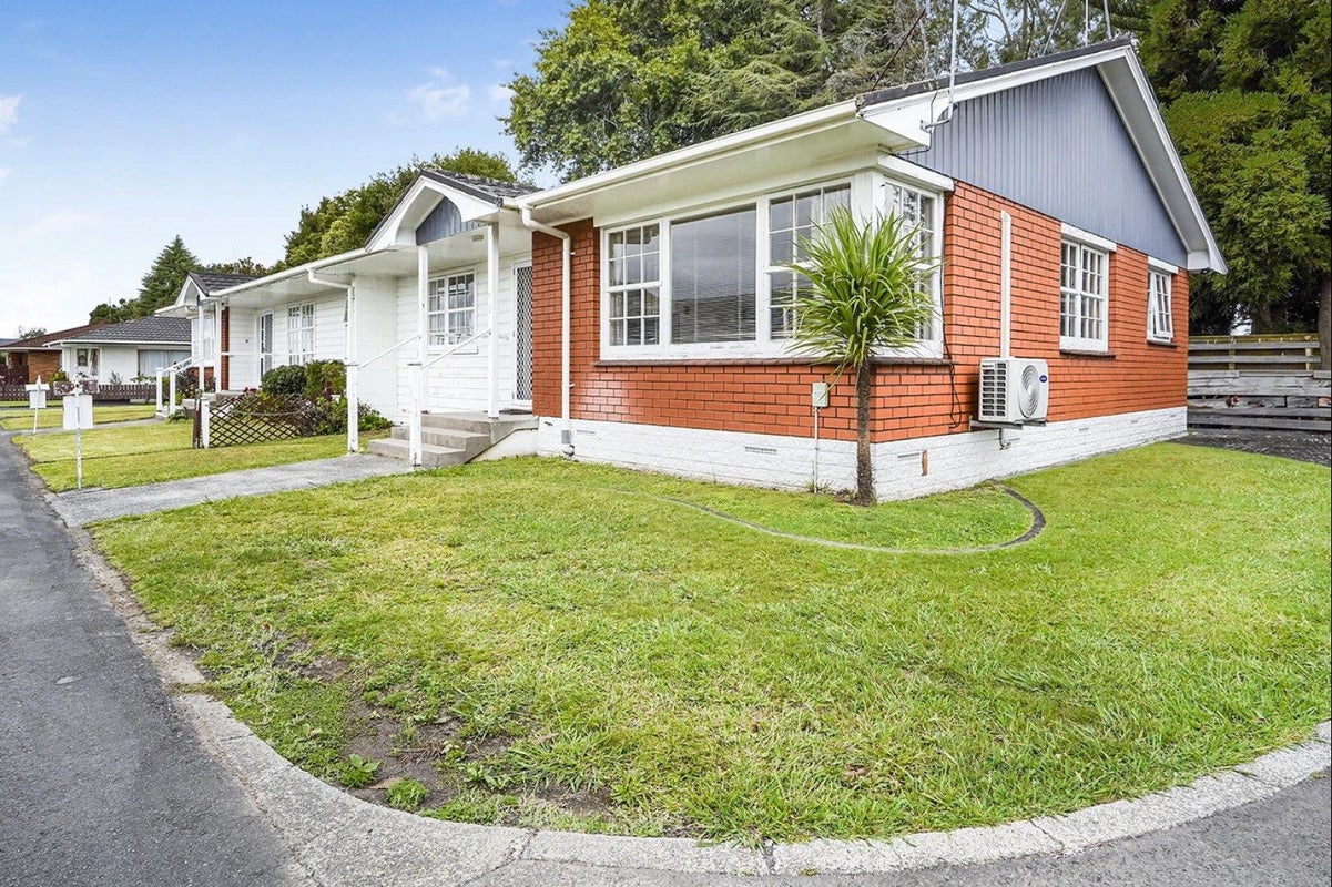 212A Peachgrove Road, Claudelands, Hamilton - Carousel 1