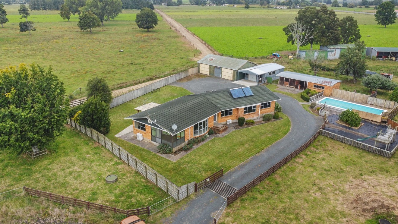 590 Kakaramea Road, Ngahinapouri, Te Awamutu - Carousel 1
