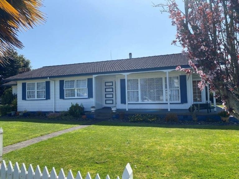 4 Brough Place, St Andrews, Hamilton - Carousel 1