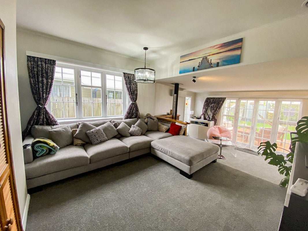 18 Nile Street, Waterloo, Lower Hutt - Carousel 2