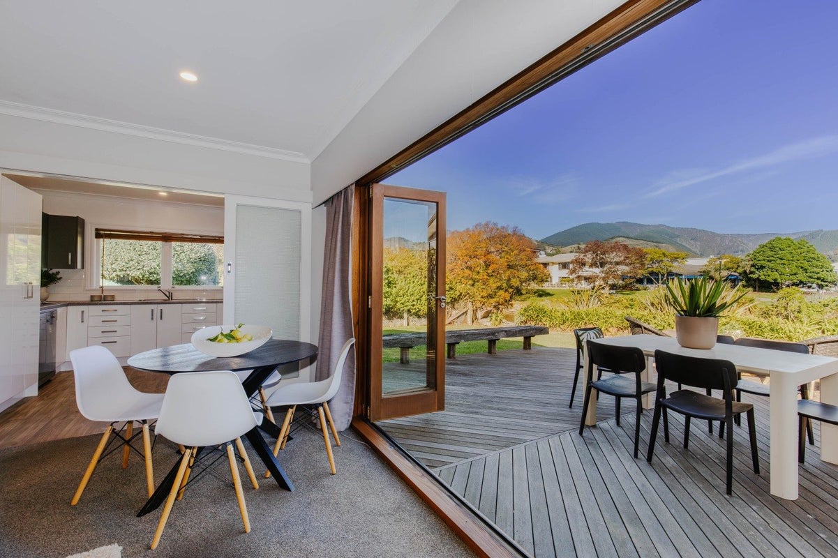 3/6 Grove Street, The Wood, Nelson - Carousel 1