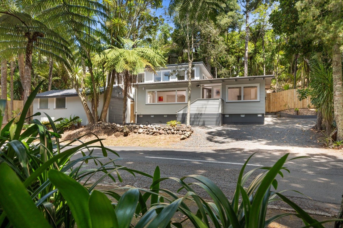 45 Park Road, Titirangi, Auckland - Carousel 2
