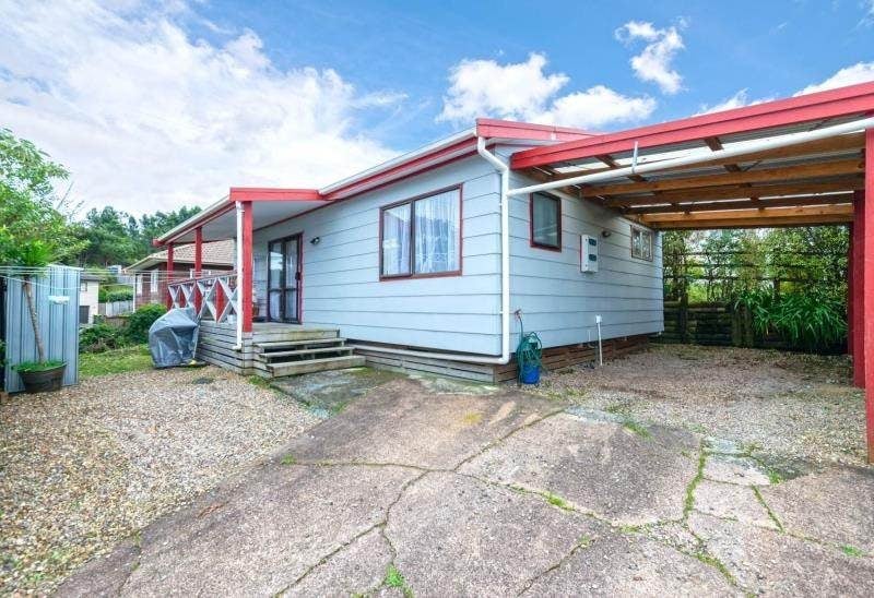 39 Helleur Road, Massey, Auckland - Carousel 1