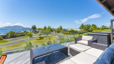 11 Krissell Place, Acacia Bay, Taupo - Carousel 1