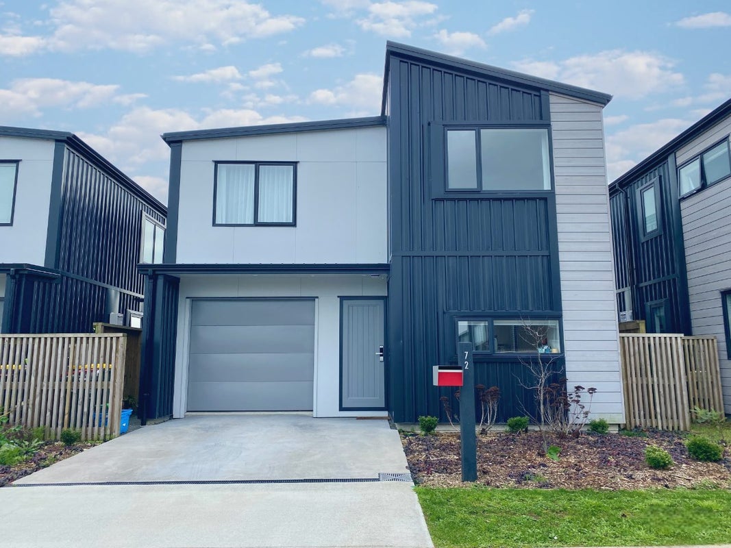 72 Jacks Landing Drive, Hamilton Lake, Hamilton - Carousel 1
