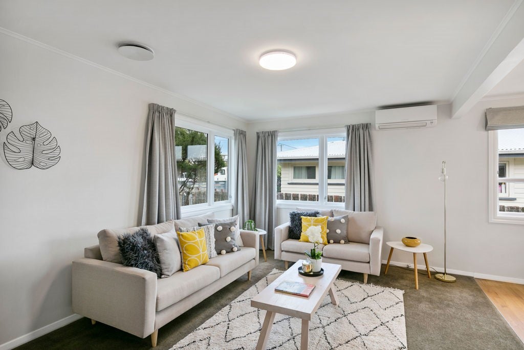 44 Mark Avenue, Paparangi, Wellington - Carousel 1
