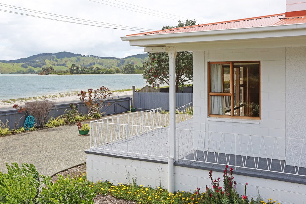 1439 Clevedon Kawakawa Road, KAWAKAWA BAY, PAPAKURA - Carousel 1